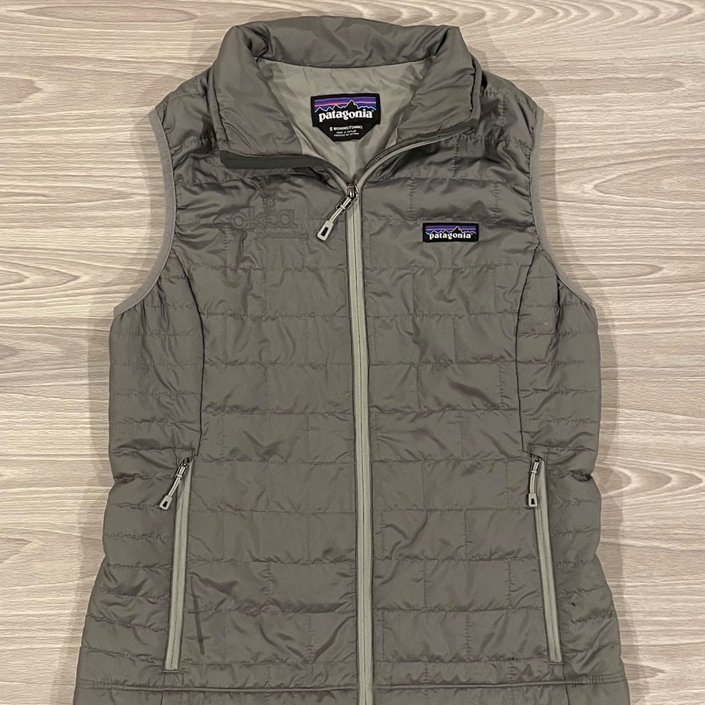 Patagonia Gray Nano Puff Primaloft Insulated Puffer Zip Vest Woman’s Size Small